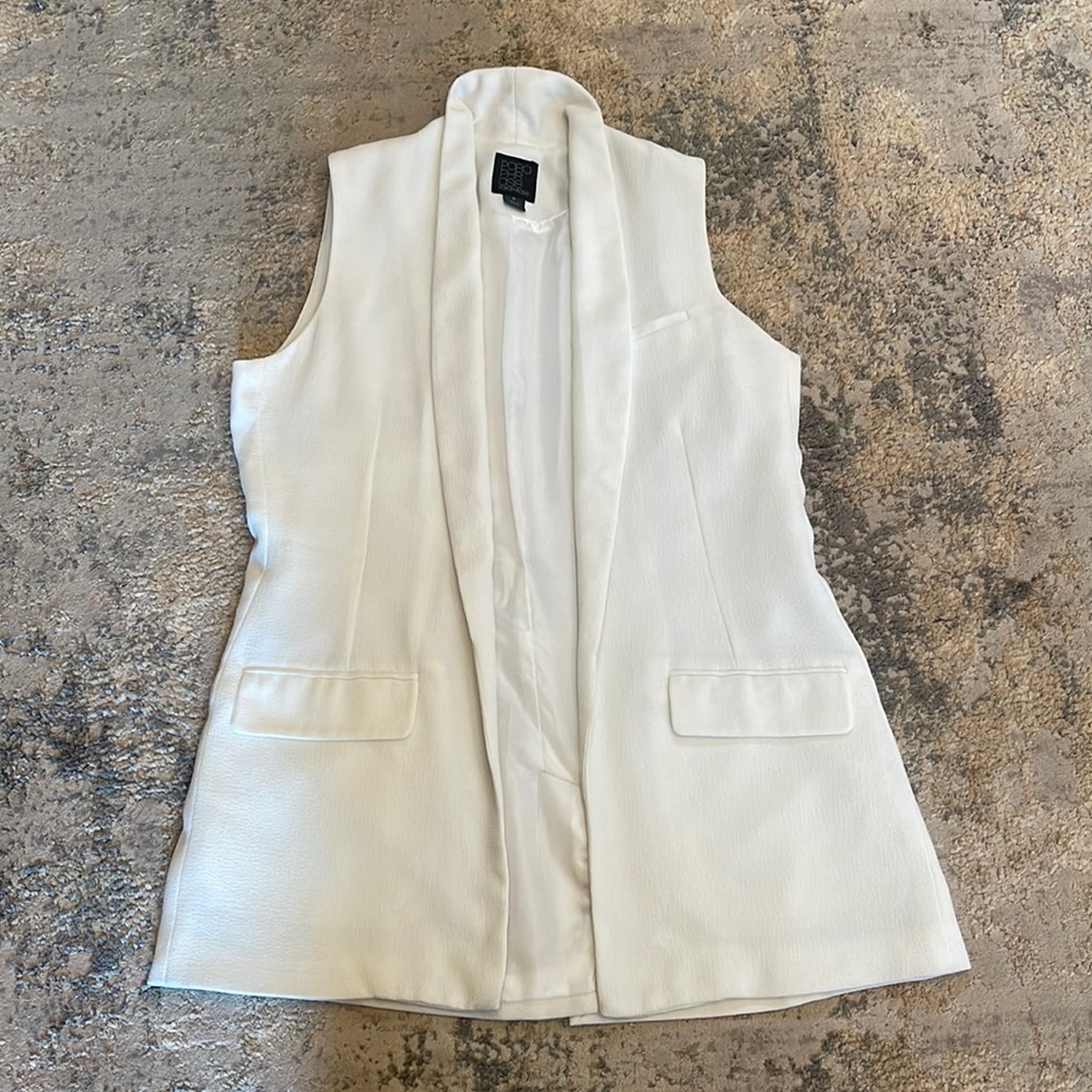 White paraphrase vest. Size medium. Great condition.